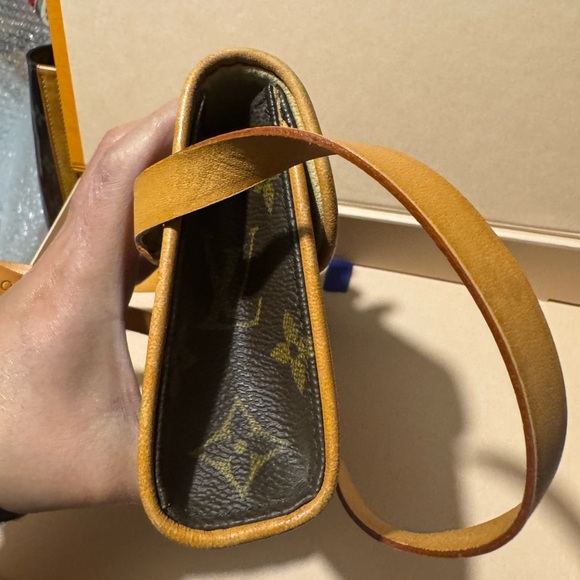 Louis Vuitton Monogram Brown belt Bag Florentine - Picture 3 of 10